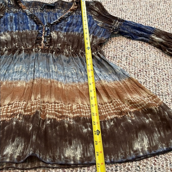 New Directions Blue and Brown Ruffle V Neck Blouse with Elastic Waist. Medium - Picture 11 of 12